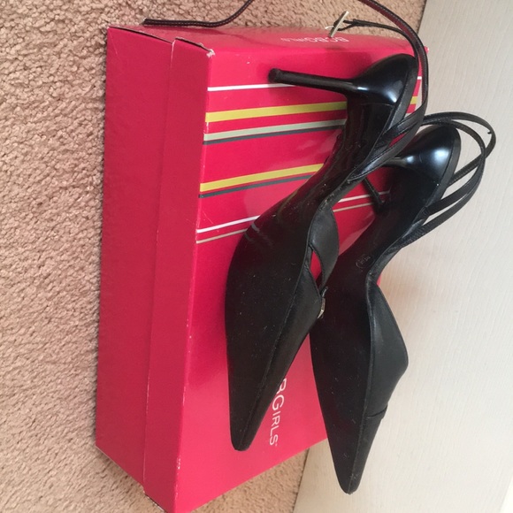 BCBGirls open back black pumps - Picture 2 of 3